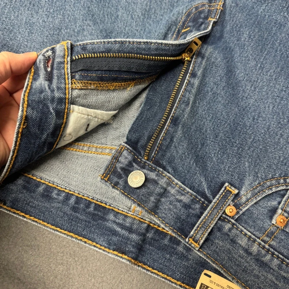 Levi's 505 Jeans Mens 38x30 ACTUAL Regular Fit‎ Blue Denim Classic NEW